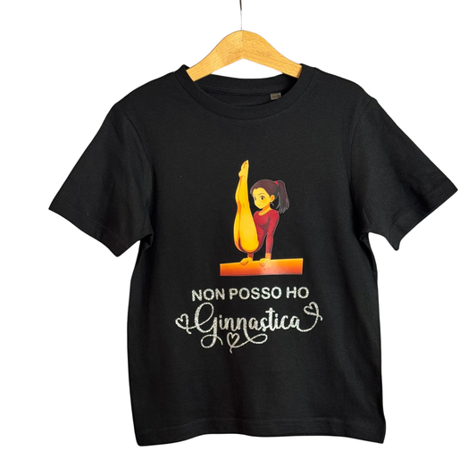 T-shirt “Non posso, ho ginnastica” – Manga ginnasta sulla trave (versione 2)